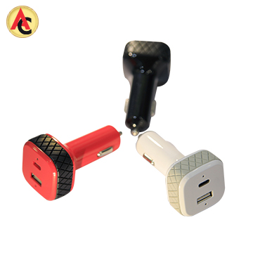 Usb C In Car Charger Boasts Multiple Ports