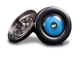 Rhinestone-trimmed shank snap button