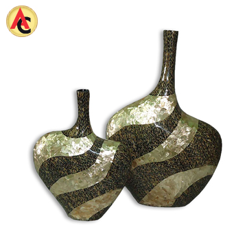 Polyresin vase with capiz, sentimento inlay
