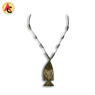 Fish pendant necklace