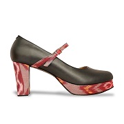 High-heeled shoes with ikat fabric