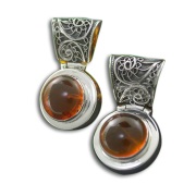 Earrings with amber accents