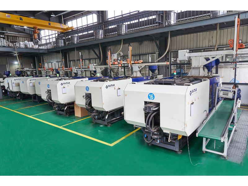 Taizhou City Huangyan Zhenhui Plastic Mould Co.. Ltd 3