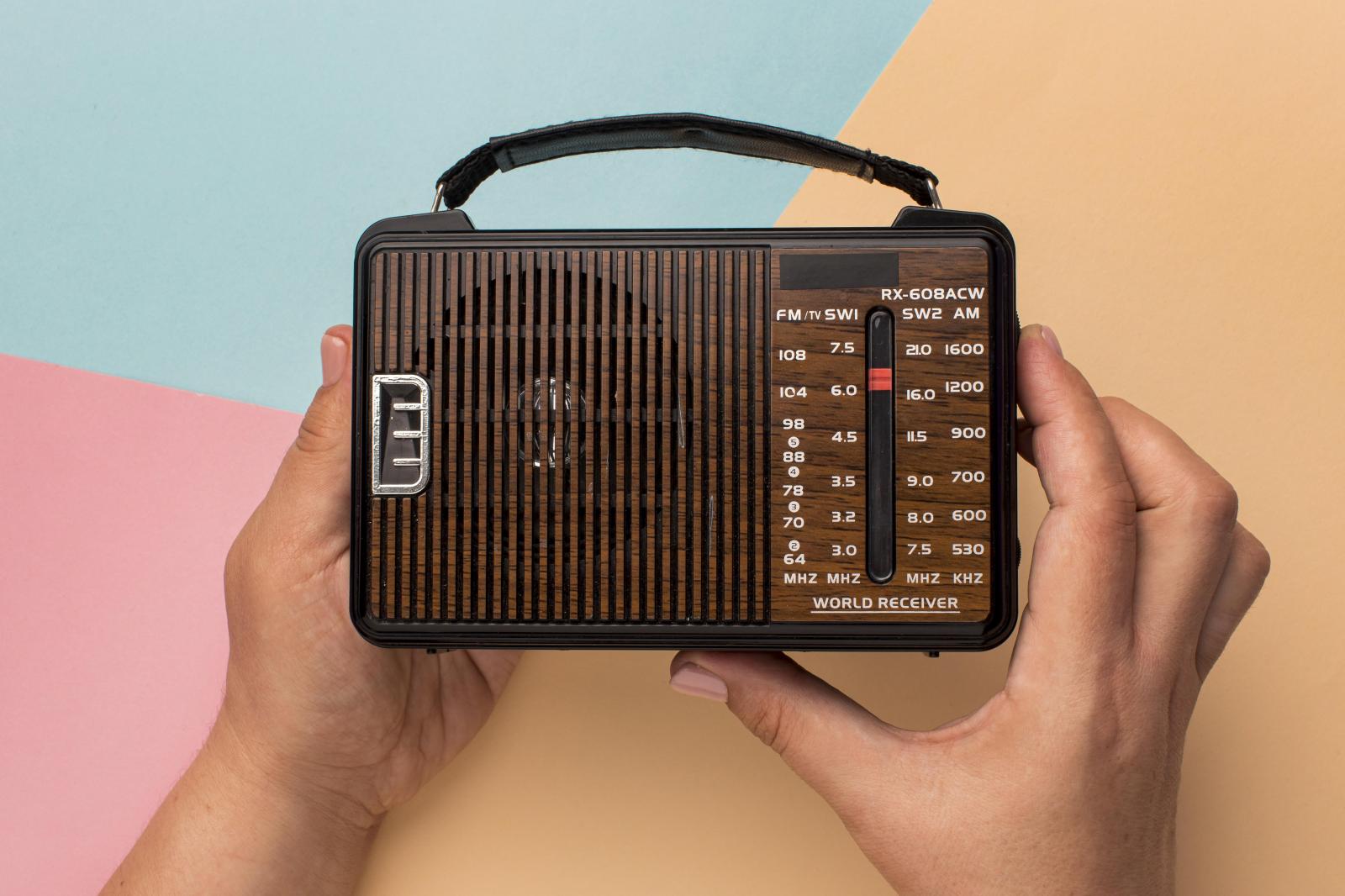 Navigating the Top Portable Radios for Superior Sound on the Move