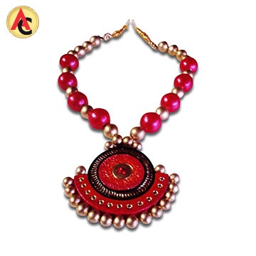 Statement necklace made of terra cotta